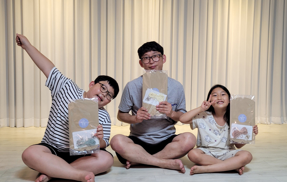 Samhwa Paint Delivers Homemade Mask Straps to People with Developmental Disabilities